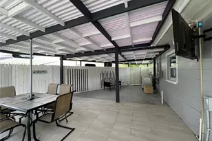 2702 Campus Hill Dr, Tampa, FL 33612 - Photo 27