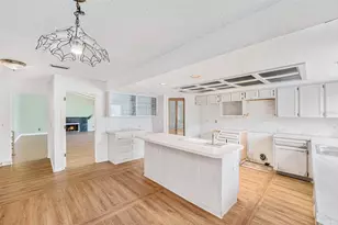 5903 Bimini Way N, Saint Pete Beach, FL 33706 - Photo 11