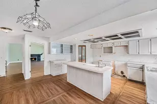 5903 Bimini Way N, Saint Pete Beach, FL 33706 - Photo 9