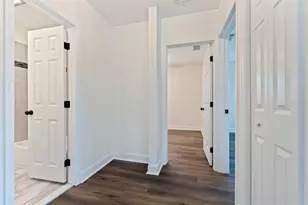 100 82nd Ave N, Saint Petersburg, FL 33702 - Photo 17