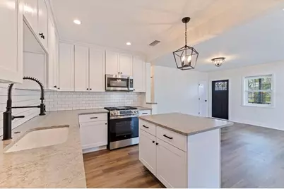 100 82nd Avenue N, Saint Petersburg, FL 33702 - Photo 15