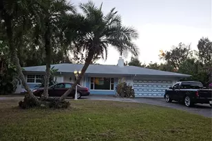 2446 Fairway Ave S, Saint Petersburg, FL 33712 - Photo 1