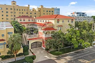 340 1st St N, Saint Petersburg, FL 33701 - Photo 1