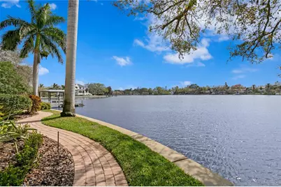950 Monterey Point NE, Saint Petersburg, FL 33704 - Photo 37