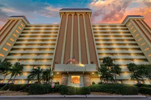 4550 Cove Cir, Saint Petersburg, FL 33708 - Photo 1