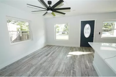 5817 Dartmouth Avenue N, Saint Petersburg, FL 33710 - Photo 9