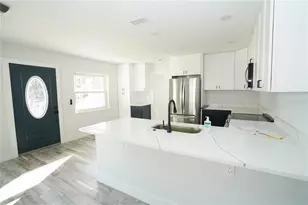 5817 Dartmouth Ave N, Saint Petersburg, FL 33710 - Photo 5