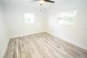 5817 Dartmouth Ave N, Saint Petersburg, FL 33710 - Photo 17