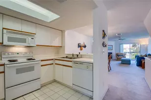 285 Madeira Cir, Tierra Verde, FL 33715 - Photo 5