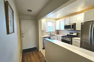 2960 59th Street S, Gulfport, FL 33707 - Photo 5