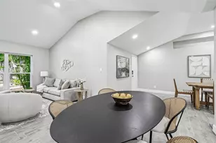 2 S Treasure Dr, Tampa, FL 33609 - Photo 13