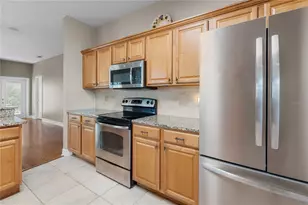 2276 Colony Club Dr, Lakeland, FL 33813 - Photo 9