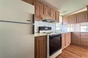 35145 Garber Ln, Zephyrhills, FL 33541 - Photo 17