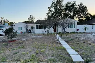 910 Robinson Dr N, Saint Petersburg, FL 33710 - Photo 1