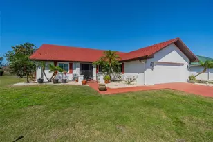 1723 Wolf Laurel Dr, Sun City Center, FL 33573 - Photo 1