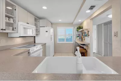 14950 Gulf Boulevard #402, Madeira Beach, FL 33708 - Photo 7