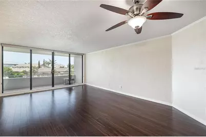 5950 Pelican Bay Plaza S #204, Gulfport, FL 33707 - Photo 11