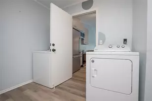 3196 Cloverplace Dr, Palm Harbor, FL 34684 - Photo 21