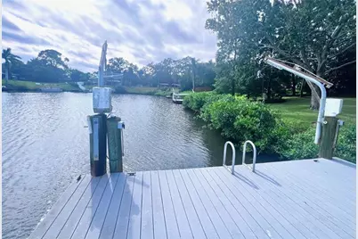 563 Gershwin Drive, Largo, FL 33771 - Photo 11