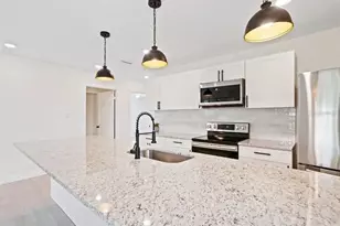 2722 14th Ave S, Saint Petersburg, FL 33712 - Photo 11