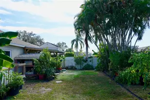 12674 Gorda Cir E, Largo, FL 33773 - Photo 47