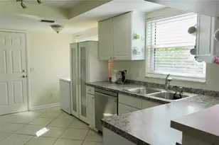 12674 Gorda Cir E, Largo, FL 33773 - Photo 15