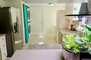 12674 Gorda Cir E, Largo, FL 33773 - Photo 19