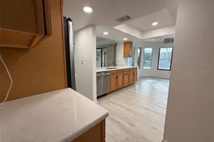 2789 Valencia Ln W, Palm Harbor, FL 34684 - Photo 7