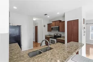 1035 Seminole Sky Dr, Ruskin, FL 33570 - Photo 11