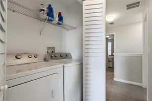 1035 Seminole Sky Dr, Ruskin, FL 33570 - Photo 17