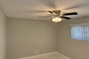 8401 Blackstone Ct, Tampa, FL 33615 - Photo 21