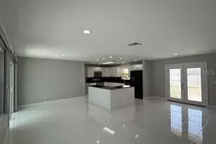8401 Blackstone Ct, Tampa, FL 33615 - Photo 9