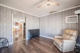 37228 Eileen Ave, Zephyrhills, FL 33542 - Photo 15