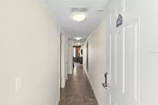 2506 N Rocky Point Dr, Tampa, FL 33607 - Photo 27