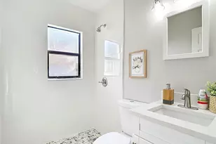 718 Belt Ct, Tampa, FL 33612 - Photo 29