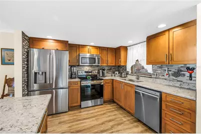 4525 Cove Circle #102, Saint Petersburg, FL 33708 - Photo 5