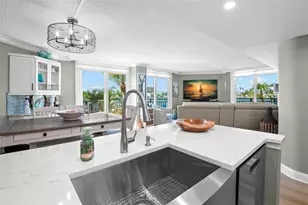 690 Island Way, Clearwater Beach, FL 33767 - Photo 9