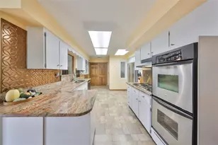 1818 Danbury Dr, Sun City Center, FL 33573 - Photo 5