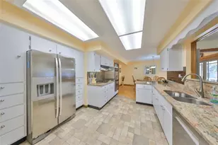 1818 Danbury Dr, Sun City Center, FL 33573 - Photo 19