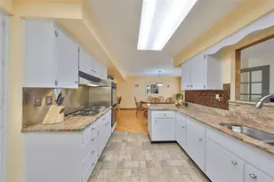 1818 Danbury Dr, Sun City Center, FL 33573 - Photo 19