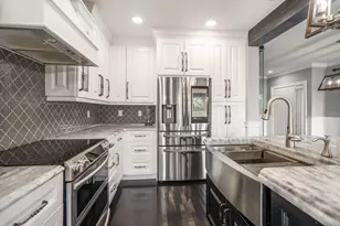 1123 Shipwatch Cir, Tampa, FL 33602 - Photo 7