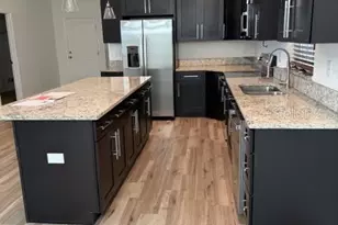 902 W Alsobrook St, Plant City, FL 33563 - Photo 3