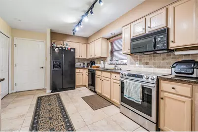 17569 Fairmeadow Drive, Tampa, FL 33647 - Photo 7