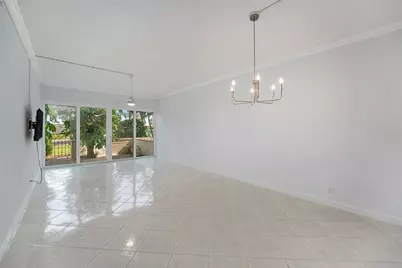 7400 Sun Island Drive S #111, South Pasadena, FL 33707 - Photo 3