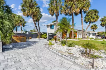 760 Bohenia Circle S, Clearwater Beach, FL 33767 - Photo 5