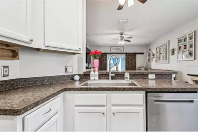 3433 Trapnell Ridge Drive, Plant City, FL 33567 - Photo 13