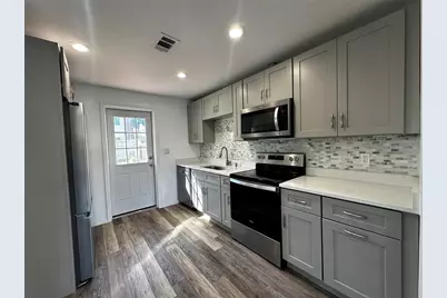 216 David Avenue, Clearwater, FL 33759 - Photo 3