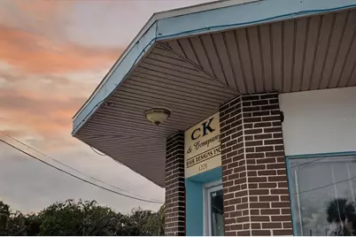 1201 N Pinellas Avenue, Tarpon Springs, FL 34689 - Photo 9