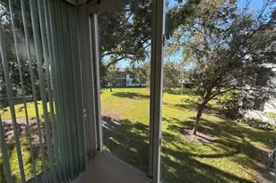 8454 111th St, Seminole, FL 33772 - Photo 19