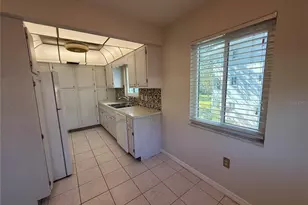 8454 111th St, Seminole, FL 33772 - Photo 5
